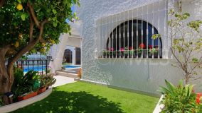 Casa en venta en Los Pacos, Fuengirola