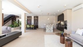 Villa for sale in Benahavis