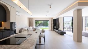 Villa for sale in Benahavis