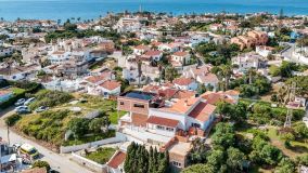 Villa for sale in El Faro, Estepona Town