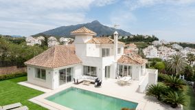Maison for sale in Los Naranjos Hill Club, Nueva Andalucia