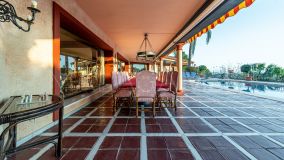 Herrenhaus zu verkaufen in Altos del Paraiso, Benahavis