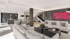 Villa for sale in Nueva Andalucia, Marbella