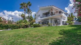 Villa en venta en Nueva Andalucia, Marbella