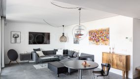 Modern 3-bedrooms duplex penthouse of scandi design, conveniently located on a short walk from the renowned Puerto Banús.