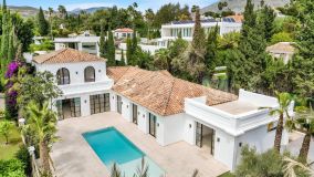 Villa en venta en Nueva Andalucia, Marbella