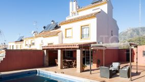 Semi-detatched opportunity in Torrecilla with a private pool