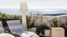 Tvåvåningslägenhet for sale in Jardines Colgantes, Marbella Golden Mile