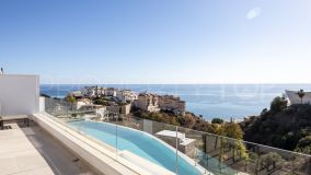 Beautiful duplex penthouse, newly built and in impeccable condition in one of the most beautiful and exclusive areas of Benalmadena.