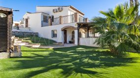 Villa for sale in Valle Romano, Estepona West