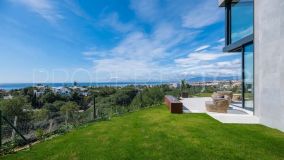 Moderno chalet pareado con preciosas vistas al mar en Marbella Este