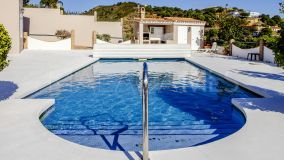 Villa for sale in Altos de Estepona