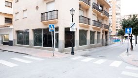 Commercial Premises for sale in Fuengirola Puerto, 400,000 €