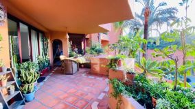 Apartamento en venta en Kempinski, Estepona Este