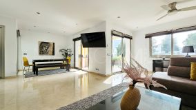 Villa en venta en Nueva Andalucia, Marbella