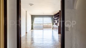 Apartamento en venta con 3 dormitorios en Pedregalejo