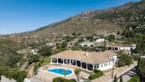 Villa for sale in La Alqueria, Mijas