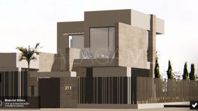 Villa en venta en Nueva Andalucia, Marbella