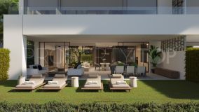 Beautiful house in an elegant and exclusive residential development in Puerto Banús area