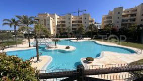 Magnificent ground floor apartment a few meters from the beach with a wonderful private garden and sunny orientation.