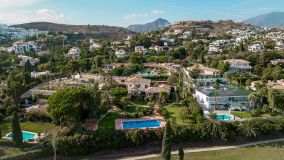 Villa for sale in Paraiso Alto, Benahavis