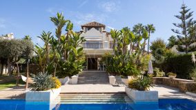 Villa for sale in Las Chapas, Marbella Öst