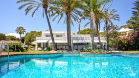 Villa for sale in Pinares de San Antón, Malaga - Este