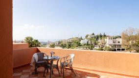 Bright and spacious apartment with open views of golf, mountains and sea in Elviria