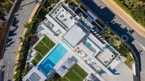 Villa for sale in Bahia de Marbella, Marbella