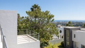 Villa for sale in Puerto del Capitan, Benahavis