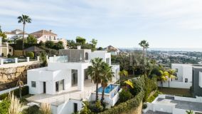 Villa for sale in Puerto del Capitan, Benahavis