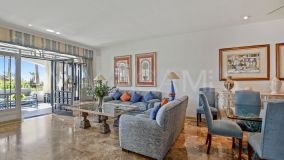 Ground Floor Duplex for sale in Cabopino, Marbella Öst