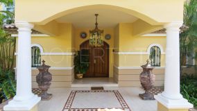 Villa en venta en Altos del Paraiso con 5 dormitorios