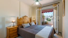 Apartamento de 2 dormitorios a la venta en Nerja