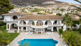 Villa for sale in Arroyo de la Miel, Benalmadena
