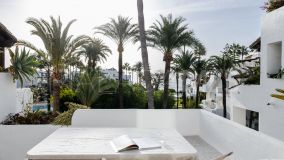 Zweistöckiges Penthouse zu verkaufen in Alcazaba Beach, Estepona Ost