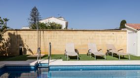 Villa for sale in an exclusive urbanization in Mijas Costa
