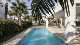 Villa for sale in Rio Real, Marbella Est