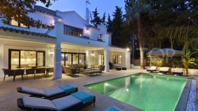 Buy 4 bedrooms villa in Marbella Golden Mile