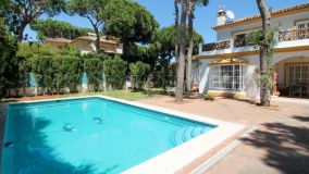 Villa en venta en Calahonda, 899.000 €