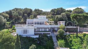 Villa en venta de 4 dormitorios en Cerros del Aguila