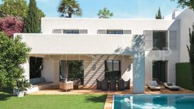 For sale semi detached villa with 4 bedrooms in Sotogrande