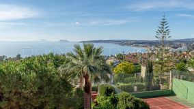 Villa for sale in Estepona, 1,500,000 €