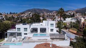 5 bedrooms villa for sale in Fuengirola