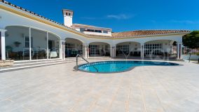 Villa for sale in Cala de Mijas with 4 bedrooms
