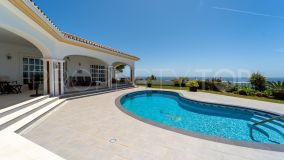 Villa for sale in Cala de Mijas with 4 bedrooms