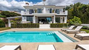 Villa for sale in Elviria, 1,750,000 €
