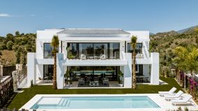 Villa for sale in Marbella Golden Mile, 4,200,000 €