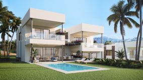 For sale semi detached villa with 4 bedrooms in Marbella East