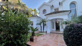 Villa for sale in Elviria, 2.000.000 €
